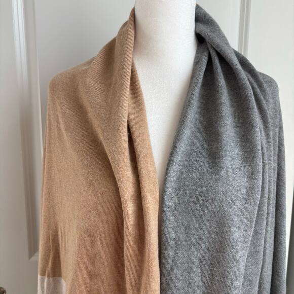 Chicos Women’s Color Block Wrap Scarf Wool Cashmere Blend Neutral Tan Gray - Picture 2 of 6